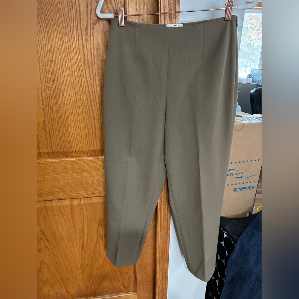 ✨Like new✨ Talbots Stretch Khaki Pants